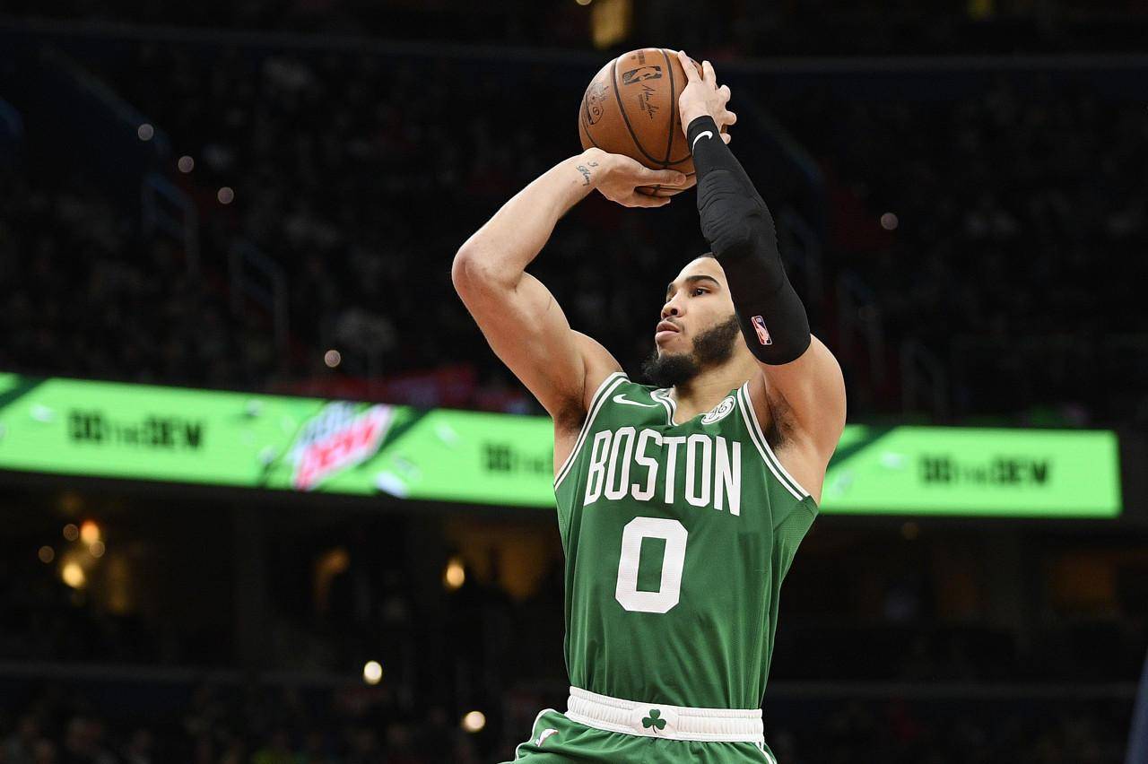 波士顿凯尔特人今夜单刀错失，志在NBA常规赛名次提升，球迷炸锅，医务组通报恢复的简单介绍-爱游戏